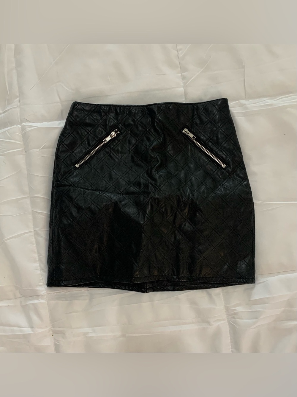Like new H&M skirt Size 2
